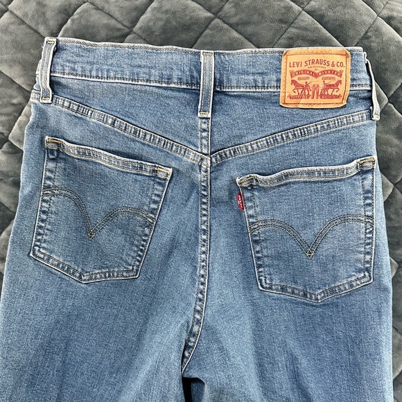 LEVI’S High Waisted Taper Jeans - Picture 2 of 6